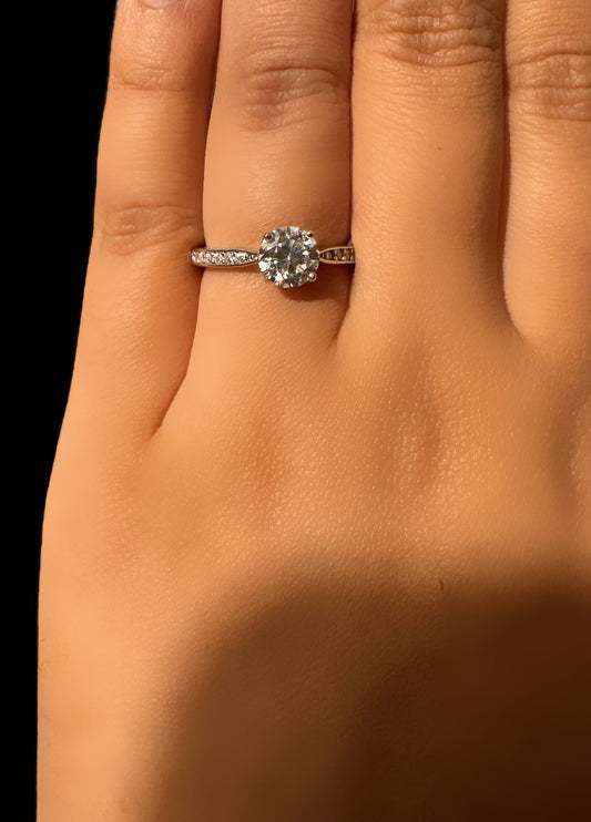 Bague Moissanite “Éclat Pur” – Argent 925