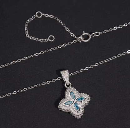 Pendentif trèfle Impériale – Moissanite / argent 925